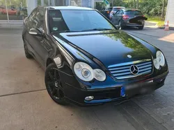 Schwarz Gebraucht 2004 Mercedes C230 Cabrio | 2.300 €