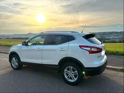 Weiß Gebraucht 2017 Nissan Qashqai N-Connecta SUV | 12.500 € (Guter Preis)