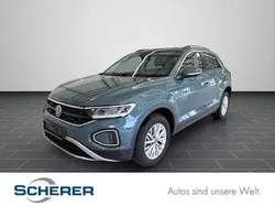 Petroleum blue metallic (metallic) Gebraucht 2024 VW T-Roc Life SUV | 22.950 € (Guter Preis)