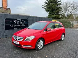 Rot Gebraucht 2014 Mercedes B180 Van / Kleinbus | 8.700 € (Guter Preis)