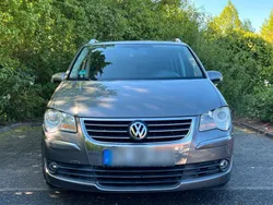 Grau Gebraucht 2007 VW Touran Van / Kleinbus | 5.200 € (Etwas zu teuer)