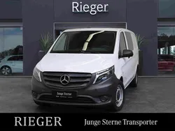 Weiß Gebraucht 2023 Mercedes Vito Van / Kleinbus | 35.700 € (Fairer Preis)