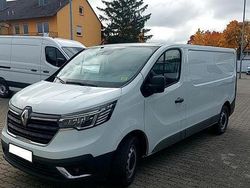Gletscherweiss Gebraucht 2024 Renault Trafic Komfort Van | 29.990 € (Superpreis)