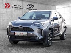 Grau Gebraucht 2023 Toyota Yaris Cross Style SUV | 26.880 € (Fairer Preis)