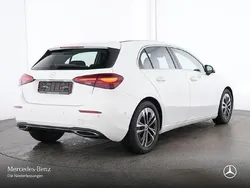 Weiß Gebraucht 2024 Mercedes A200 Progressive Limousine | 30.890 € (Fairer Preis)