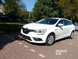 Weiß Gebraucht 2018 Renault Mégane IV Life Limousine | 8.200 € (Guter Preis)