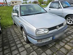 Silber Gebraucht 1996 VW Golf III Edition Kleinwagen | 700 €