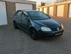 Blau Gebraucht 2004 VW Golf V Kleinwagen | 2.399 € (Fairer Preis)