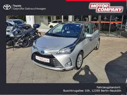 Silber Gebraucht 2019 Toyota Yaris Hybrid Comfort Limousine | 16.990 € (Etwas zu teuer)