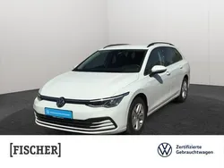 Weiss Gebraucht 2021 VW Golf VIII Life Kombi | 23.222 € (Fairer Preis)