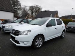 Weiß Gebraucht 2015 Dacia Sandero Ambiance Kleinwagen | 4.999 € (Fairer Preis)