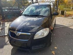 Schwarz Gebraucht 2009 Skoda Roomster Plus Edition Van / Kleinbus | 2.600 € (Fairer Preis)