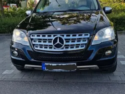 Schwarz Gebraucht 2009 Mercedes ML320 SUV | 10.500 € (Etwas zu teuer)