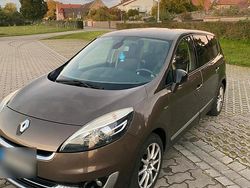 Braun Gebraucht 2012 Renault Mégane III Bose Edition Van / Kleinbus | 4.499 €