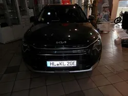 Grau Gebraucht 2022 Kia Niro Vision SUV | 32.000 €