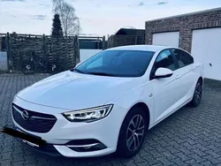 Weiß Gebraucht 2020 Opel Insignia Edition Kombi | 12.750 € (Guter Preis)
