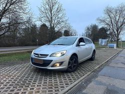 Silber Gebraucht 2015 Opel Astra Exklusiv Kombi | 3.400 € (Guter Preis)