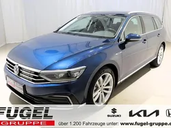 Aquamarinblau metallic Gebraucht 2020 VW Passat GTE Kombi | 19.925 € (Guter Preis)