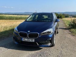 Blau Gebraucht 2019 BMW 216 Active Tourer Van / Kleinbus | 11.450 €