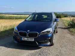 Blau Gebraucht 2019 BMW 216 Active Tourer Van / Kleinbus | 12.000 €