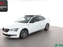 Weiß Gebraucht 2018 Skoda Superb SportLine Limousine | 23.880 € (Fairer Preis)