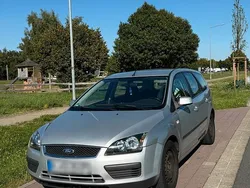 Grau Gebraucht 2006 Ford Focus Kombi | 2.099 € (Fairer Preis)
