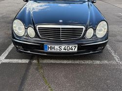 Schwarz Gebraucht 2006 Mercedes E220 Classic Limousine | 4.300 € (Fairer Preis)
