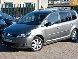 Grau Gebraucht 2012 VW Touran Comfortline Van / Kleinbus | 4.990 € (Fairer Preis)
