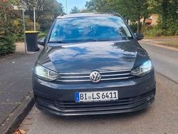 Grau Gebraucht 2018 VW Touran Highline Van / Kleinbus | 17.500 € (Guter Preis)