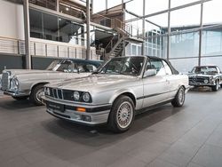 Silber Gebraucht 1992 BMW 320 Cabriolet Cabrio | 25.900 €