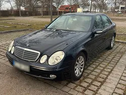 Blau Gebraucht 2003 Mercedes E220 Classic Limousine | 3.300 € (Etwas zu teuer)