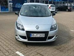 Grau Gebraucht 2011 Renault Scénic III Van / Kleinbus | 4.750 €