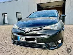 Schwarz Gebraucht 2015 Toyota Avensis Business Edition Limousine | 8.990 € (Fairer Preis)