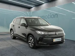 Schwarz Neu 2025 VW Tiguan Life SUV | 40.645 € (Guter Preis)
