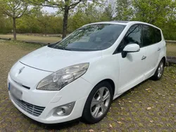 Weiß Gebraucht 2010 Renault Grand Scénic III Van / Kleinbus | 5.000 € (Fairer Preis)