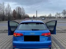 Blau Gebraucht 2018 Audi A3 Sportback Design Kombi | 15.500 € (Fairer Preis)