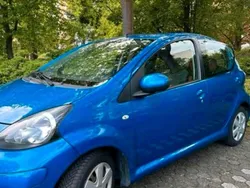 Blau Gebraucht 2011 Toyota Aygo Kleinwagen | 3.700 € (Fairer Preis)
