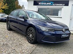 Blau Gebraucht 2022 VW Golf VIII Life Limousine | 20.400 € (Guter Preis)