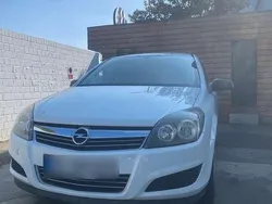 Weiß Gebraucht 2009 Opel Astra Limousine | 2.490 € (Fairer Preis)
