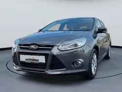 Braun Gebraucht 2011 Ford Focus Individual Limousine | 8.890 € (Fairer Preis)