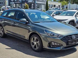Grau Gebraucht 2024 Hyundai i30 Comfort Kombi | 18.500 € (Guter Preis)