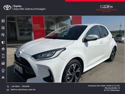 Weiß Gebraucht 2025 Toyota Yaris Hybrid Limousine | 26.399 € (Teuer)