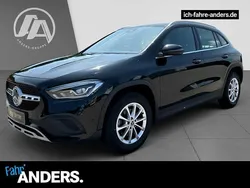 Nachtschwarz Gebraucht 2020 Mercedes GLA200 Style SUV | 30.424 € (Guter Preis)