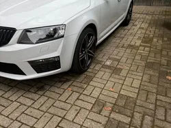 Weiß Gebraucht 2016 Skoda Octavia RS Kombi | 12.750 € (Guter Preis)