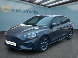 Grau Gebraucht 2021 Ford Focus Limousine | 21.799 € (Fairer Preis)