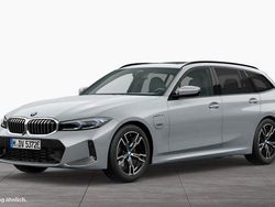 Grau Gebraucht 2022 BMW 320e M Sport Kombi | 34.911 € (Etwas zu teuer)