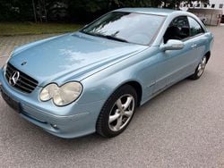 Blau Gebraucht 2004 Mercedes CLK200 Avantgarde Coupé | 3.999 € (Guter Preis)