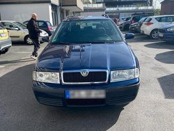 Blau Gebraucht 2002 Skoda Octavia Kombi | 850 € (Guter Preis)