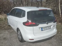 Weiß Gebraucht 2018 Opel Zafira Tourer Van / Kleinbus | 10.000 € (Etwas zu teuer)