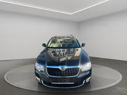 Schwarz Gebraucht 2012 Skoda Superb Elegance Kombi | 9.999 € (Fairer Preis)